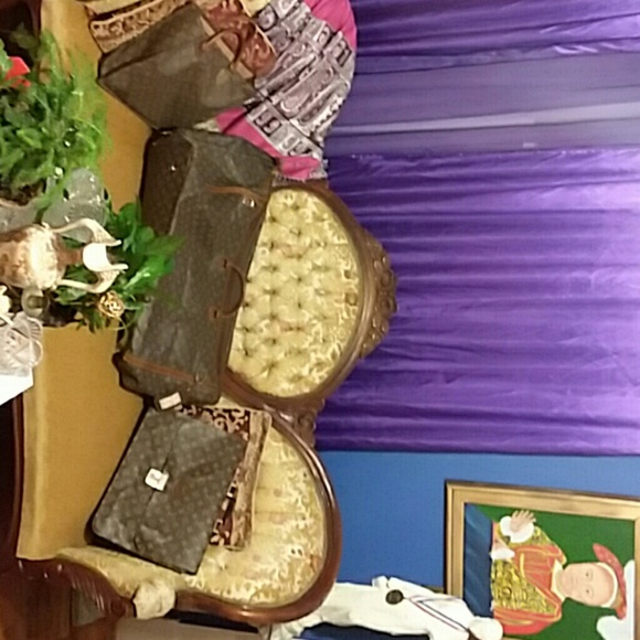 Small tote , exta Large duffle, flipe case. - Picture 2 of 8